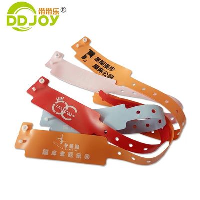 Braccialetto riflettente di plastica Vinyl Id Braccialetto stampato con logo personalizzato viola