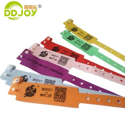 Braccialetto riflettente di plastica Vinyl Id Braccialetto stampato con logo personalizzato viola