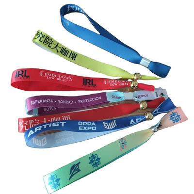 Braccialetti in tessuto a nastro in verde ID Braccialetti in poliestere per eventi e festival