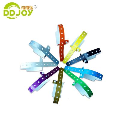 Braccialetti Tipo Gioielli Logo personalizzato impermeabile PE Snap Lock Braccialetto per piscina