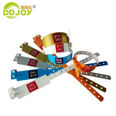 Braccialetti Tipo Gioielli Logo personalizzato impermeabile PE Snap Lock Braccialetto per piscina
