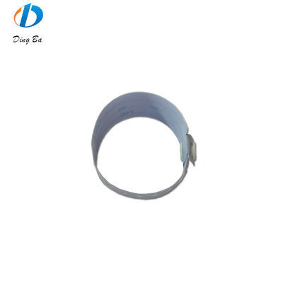 Con l'uso di un braccialetto per bambini in PVC RFID per l'identificazione del paziente