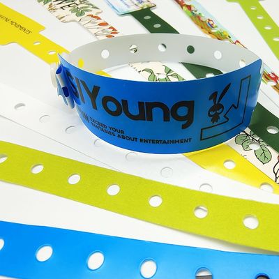 Consigli di identità usa e getta Soluzione in plastica impermeabile e personalizzata per eventi