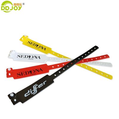 Braccialetto personalizzato su richiesta Braccialetti in PVC morbido nero con opere d'arte stampate su misura