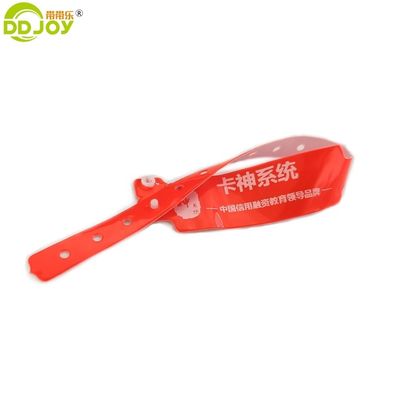 Logo personalizzato accettato Braccialetto di plastica Braccialetti in PVC per eventi musicali maschili