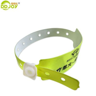 Logo personalizzato accettato Braccialetto di plastica Braccialetti in PVC per eventi musicali maschili