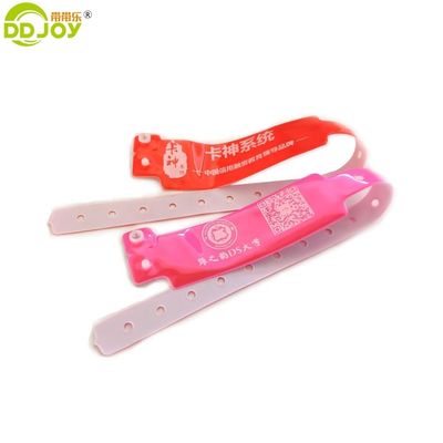 Eventi Feste BANGLES Colore Neon Chiusura personalizzata ID Polsetti in plastica in vinile in forma larga