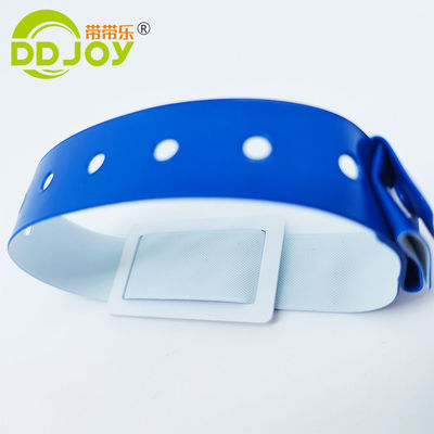 Braccialetti con logo personalizzato a forma di L Materiale in PVC in vinile scritturabile Braccialetto con chip RFID intelligente