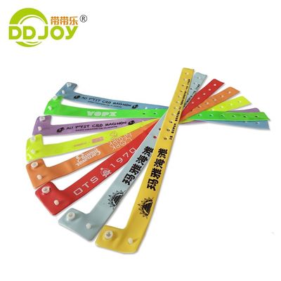 Braccialetto riflettente blu Plastico Vinyl Id Braccialetto Stampa con logo personalizzato Spedizione UPS DHL EMS Fedex TNT