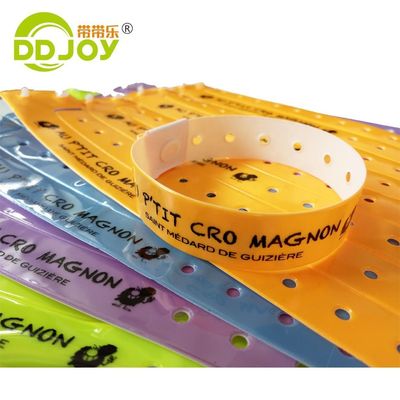Braccialetto riflettente blu Plastico Vinyl Id Braccialetto Stampa con logo personalizzato Spedizione UPS DHL EMS Fedex TNT