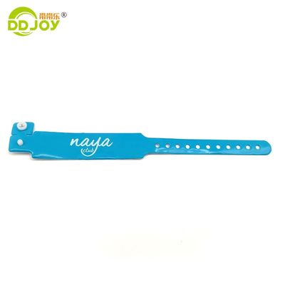 Braccialetti a pulsanti in PVC con identificazione chiara e design personalizzato per hotel