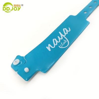 Braccialetti a pulsanti in PVC con identificazione chiara e design personalizzato per hotel