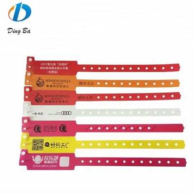 Braccialetti in plastica unisex personalizzati per occasione di riunioni in colore rosso