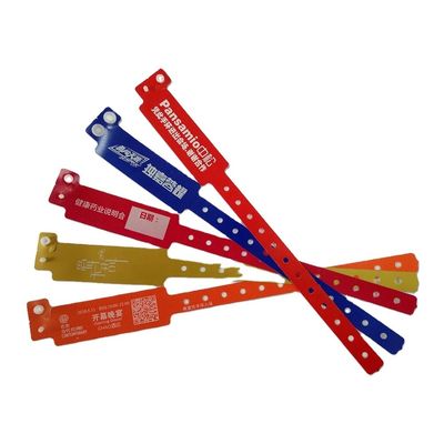 Braccialetti di plastica personalizzati per l'ammissione al club VIP