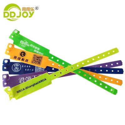 Braccialetti da stampa a due colori Braccialetto a polso Braccialetto per la festa Braccialetti di fascino