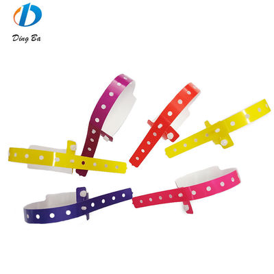 Main Stone Plastic Bracelet di carta sintetica in viola per eventi personalizzati Festival