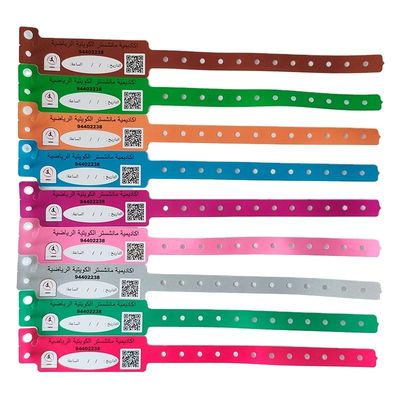 ISO9001 Certificato Custom CMYK Digital Printing Waterproof Plastic Wristband per Hotel