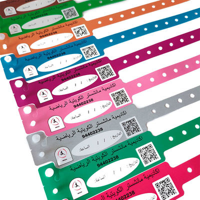 ISO9001 Certificato Custom CMYK Digital Printing Waterproof Plastic Wristband per Hotel