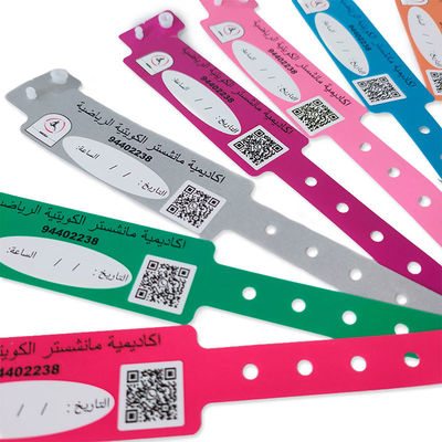 ISO9001 Certificato Custom CMYK Digital Printing Waterproof Plastic Wristband per Hotel