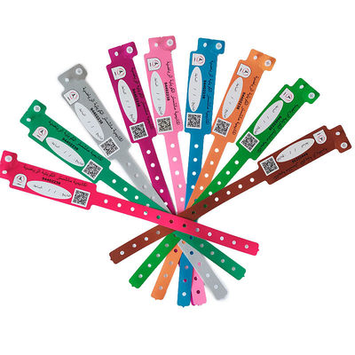 ISO9001 Certificato Custom CMYK Digital Printing Waterproof Plastic Wristband per Hotel