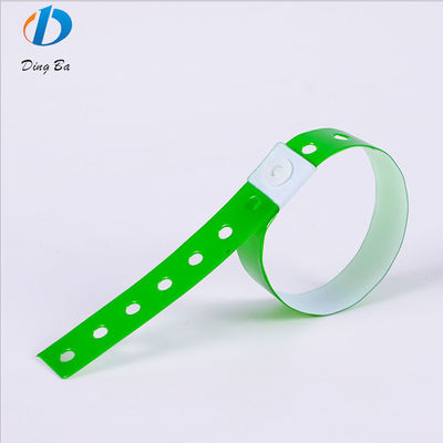 Altri braccialetti di accesso in PVC/Vinil plastica regolabili per eventi e feste