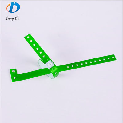 Altri braccialetti di accesso in PVC/Vinil plastica regolabili per eventi e feste