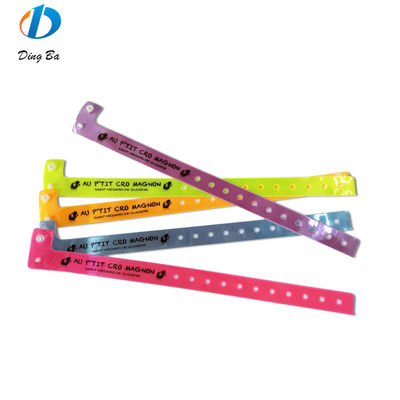 Altri braccialetti di accesso in PVC/Vinil plastica regolabili per eventi e feste