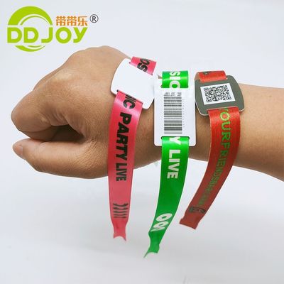 Braccialetto comodo e usa e getta personalizzato per il controllo di accesso personalizzato agli eventi
