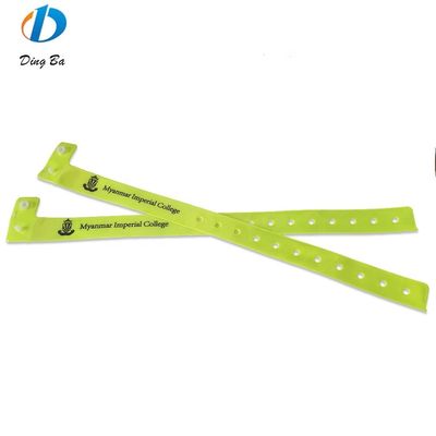 Braccialetti in PVC a forma di L riflettenti per feste