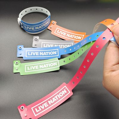 Shanghai PVC Materiale Vinyl Braccialetti Per Eventi Grande Forma e Disegno Libero Inclusi