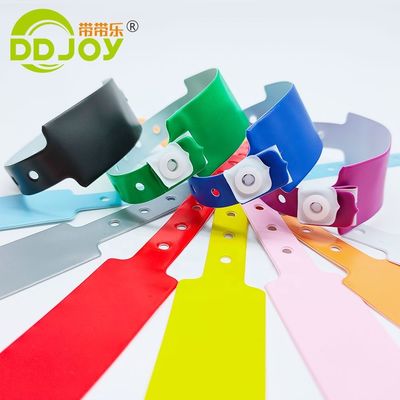 Tecnologia di inserimento di serrature in plastica Braccialetti/braccialetti in PVC blu per eventi DDJOY Festival