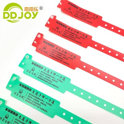 Braccialetto di identificazione in PVC personalizzato per parco per bambini e eventi di beneficenza in rosso