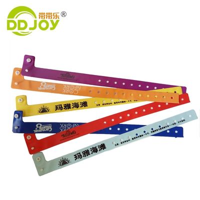 Braccialetto in PVC personalizzato con codice QR per eventi