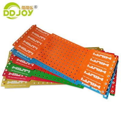 DDJOY One Time Custom PE Plastic Wristbands for Events Logo Dimensione 65*20mm