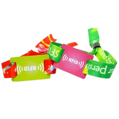 350*15mm Regular Size RFID Wristbands Satin Fabric con logo personalizzato e stampa di testo