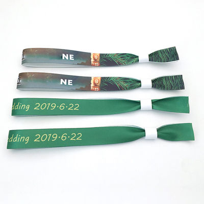 Stampa del logo personalizzata Braccialetti Braccialetti Satin Tessuto RFID Chip per feste ed eventi