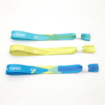Stampa del logo personalizzato su braccialetti RFID in tessuto satinato per l'accesso alle feste e agli eventi