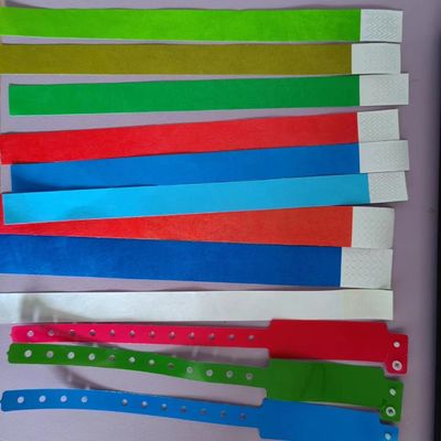 Braccialetto di carta Tyvek per la decorazione delle vacanze in vari colori e disegni a sfero