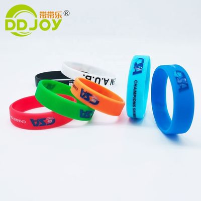 Neon Yellow Custom Logo Glow in Dark Silicone Braccialetto per Scenari Diversi
