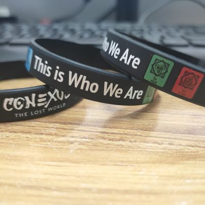 Materiale di silicone Braccialetto personalizzato Sfissato per eventi 2024 Articoli Silicone impermeabile