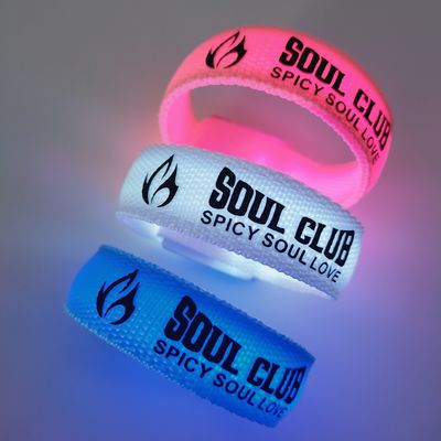 255.16*20mm Stampa personalizzata LED Wrist Band per feste ed eventi che brillano al buio