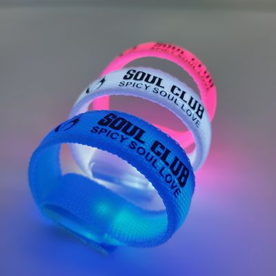 255.16*20mm Stampa personalizzata LED Wrist Band per feste ed eventi che brillano al buio