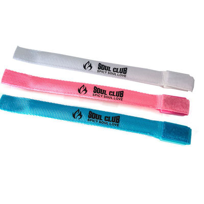 255.16*20mm Stampa personalizzata LED Wrist Band per feste ed eventi che brillano al buio
