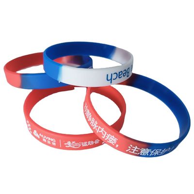Braccialetto in silicone Acque resistenti Arancio brillante in nero Braccialetto personalizzato Regalo