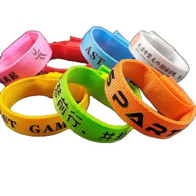 Colore personalizzato Multi Colore Illuminato Led Bracelet Flash Regali con grafica personalizzata