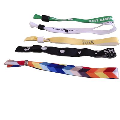 Logo personalizzato Polyester Festival Satin Woven Ribbon Wristband per eventi 350*15mm