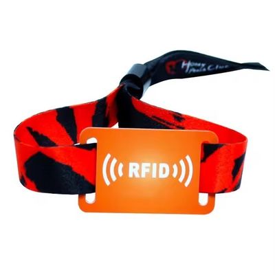 Parti e eventi Braccialetti RFID in tessuto satinato personalizzato con stampa del logo Dimensione 350 * 15mm