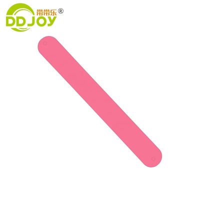 Placcaggio colore personalizzato stoccaggio braccialetto personalizzato ingrosso personalizzato braccialetto di silicone snap slap