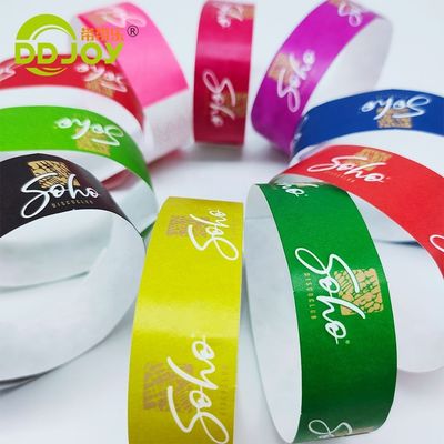 Braccialetti Tyvek a prova d'acqua gialli di carta usa e getta per l'identificazione degli eventi