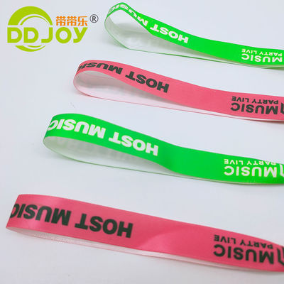 Genere Braccialetti di tessuto di nastro tessuto femminile in rosso con serratura di plastica personalizzata